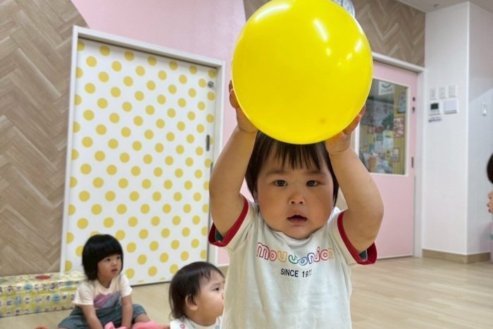 風船遊び〜たんぽぽ組〜
